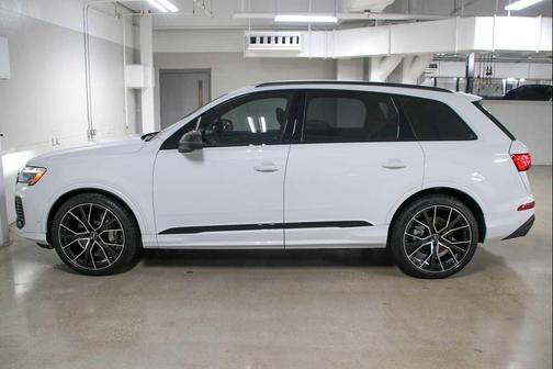 Glacier White Metallic 2025 Audi Q7 55 Prestige