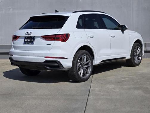 2025 Audi Q3 Premium 45 TFSI S line quattro Tiptronic
