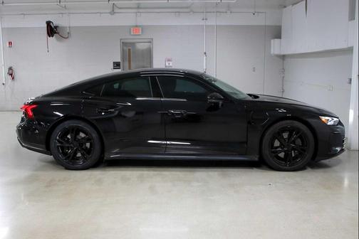 2023 Audi e-tron GT Premium Plus quattro