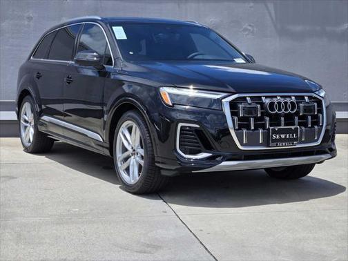 2025 Audi Q7 55 Premium Plus