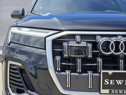 2025 Audi Q7 55 Premium Plus
