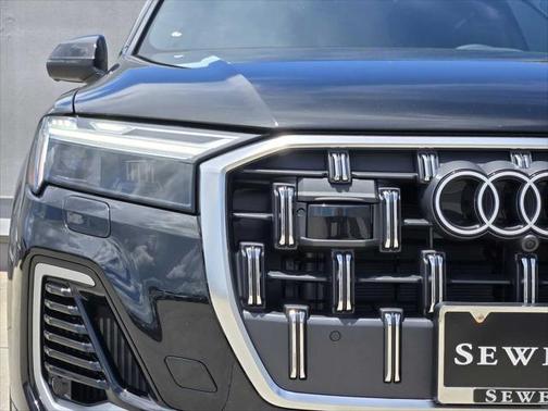 2025 Audi Q7 55 Premium Plus