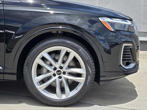 2025 Audi Q7 55 Premium Plus