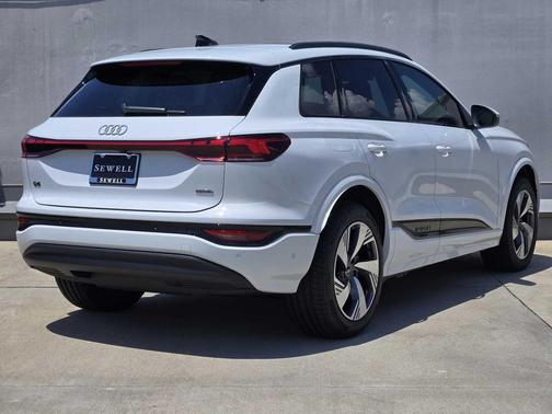 2025 Audi Q6 e-tron Premium Plus quattro