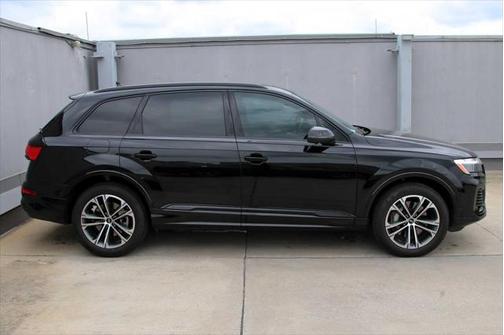2025 Audi Q7 45 Premium Plus