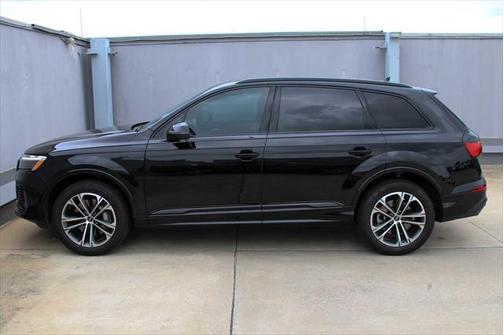 2025 Audi Q7 45 Premium Plus
