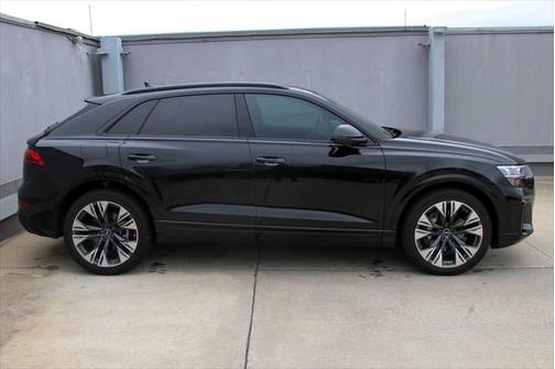 2025 Audi Q8 55 Prestige
