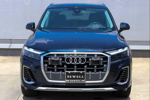 2025 Audi Q7 45 Premium Plus