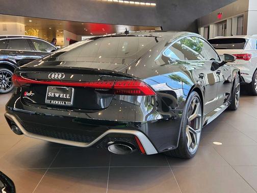 2025 Audi RS 7 4.0T Performance