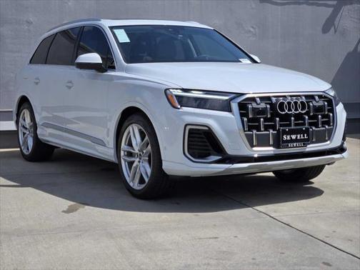 2025 Audi Q7 55 Premium Plus