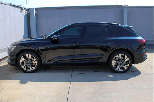 2021 Audi e-tron Premium