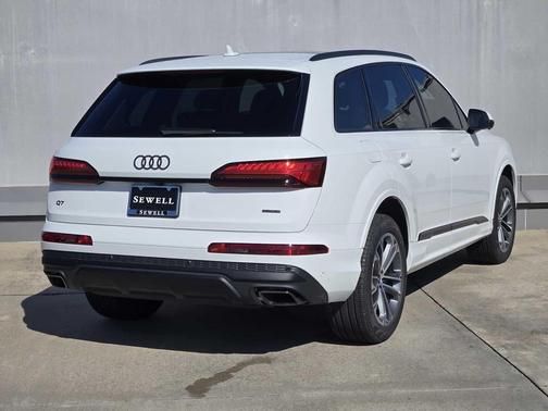 2026 Audi Q7 45 Premium