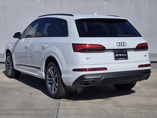 2026 Audi Q7 45 Premium