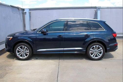 2025 Audi Q7 55 Premium Plus