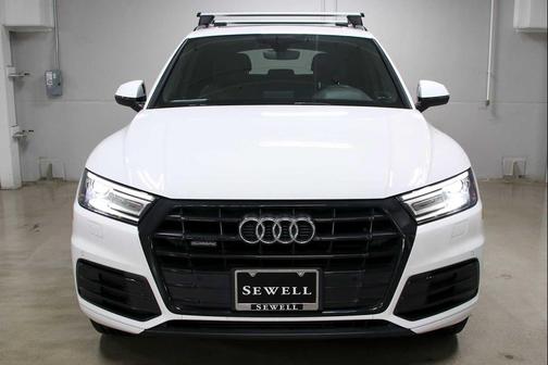 Ibis White 2020 Audi Q5 45 Titanium Premium