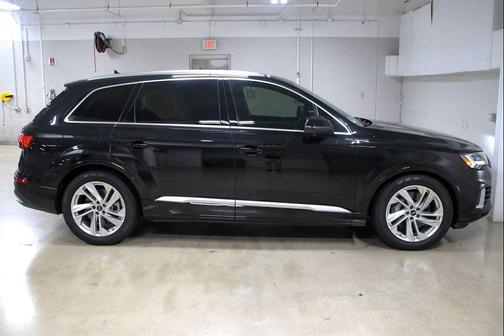 Mythos Black Metallic 2023 Audi Q7 55 Prestige