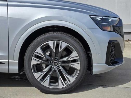 2025 Audi Q8 55 Premium Plus