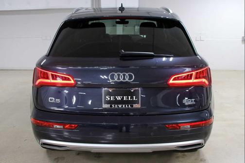 Moonlight Blue Metallic 2018 Audi Q5 2.0T Premium Plus