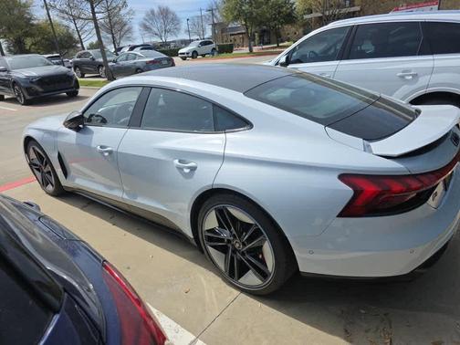 2022 Audi RS e-tron GT quattro