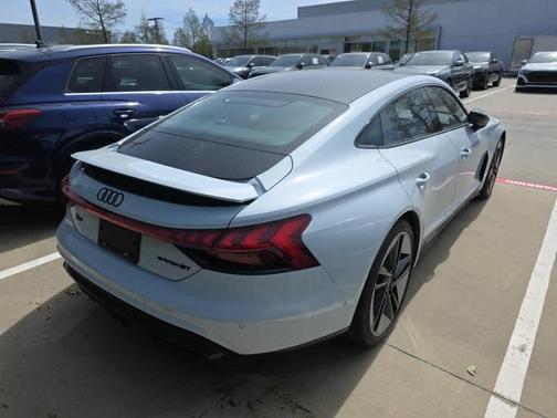 2022 Audi RS e-tron GT quattro