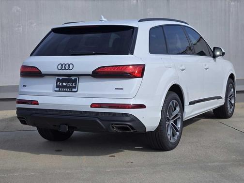 2026 Audi Q7 45 Premium