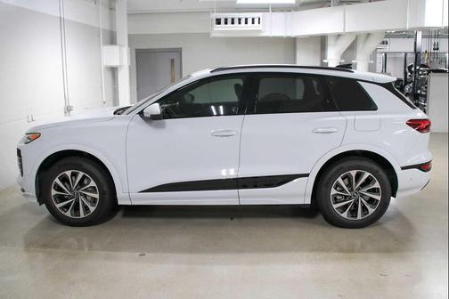 2025 Audi Q6 e-tron Premium quattro