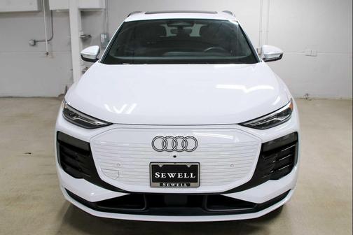 2025 Audi Q6 e-tron Premium quattro