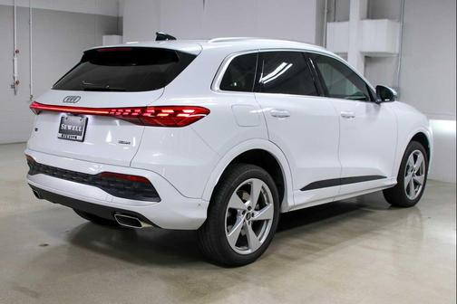 2025 Audi Q5 Premium Plus TFSI quattro S tronic