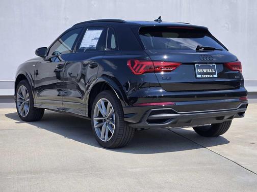 2025 Audi Q3 Premium 45 TFSI S line quattro Tiptronic