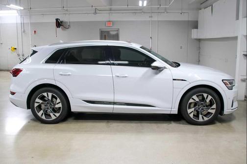 2023 Audi e-tron Premium Plus quattro