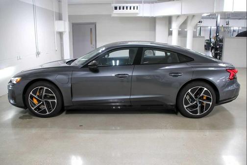 Daytona Gray Pearl Effect 2024 Audi RS e-tron GT quattro