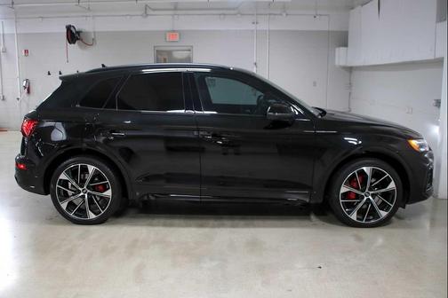 Mythos Black Metallic 2024 Audi SQ5 3.0T Prestige