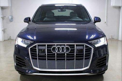 Waitomo Blue Metallic 2023 Audi Q7 55 Premium Plus