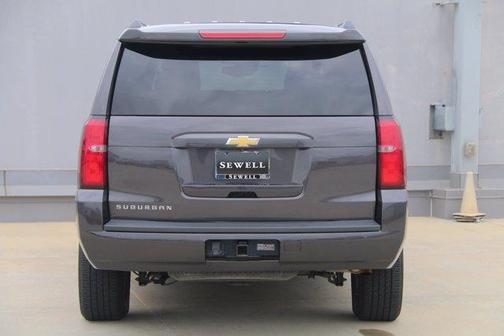 Photo 3 of 17 of 2016 Chevrolet Suburban LT