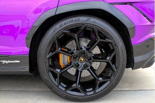 2024 Lamborghini Urus Performante