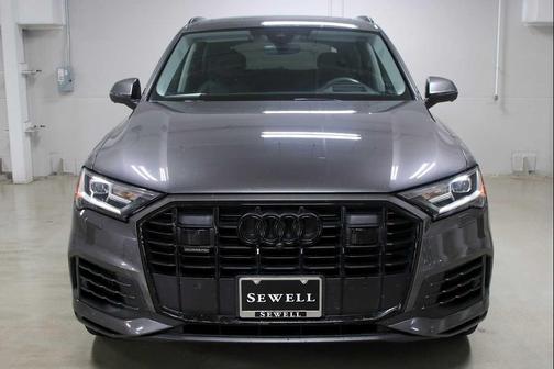 Samurai Gray Metallic 2022 Audi Q7 55 Prestige