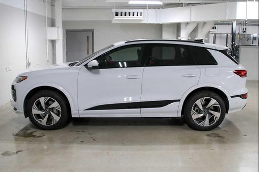 2025 Audi Q6 e-tron Premium Plus quattro