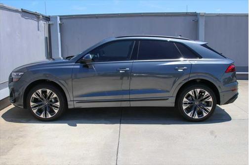 2025 Audi Q8 55 Premium Plus