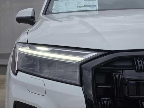 2026 Audi Q7 55 Premium Plus