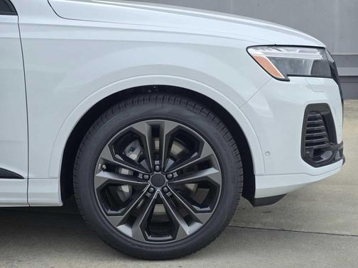 2026 Audi Q7 55 Premium Plus