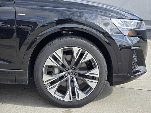 2026 Audi Q8 55 Premium Plus