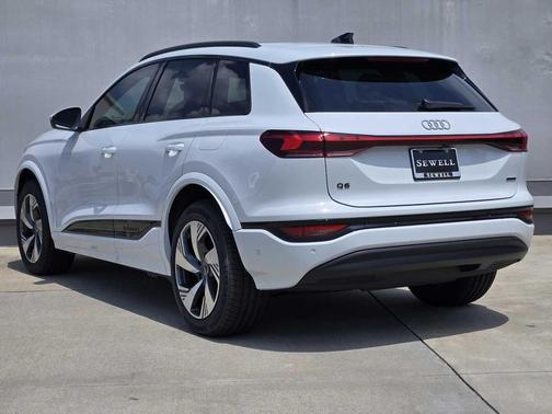 2025 Audi Q6 e-tron Premium Plus quattro