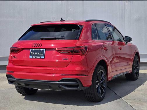 2025 Audi Q3 Premium 45 TFSI S line quattro Tiptronic