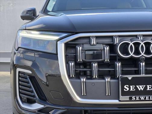 2025 Audi Q7 45 Premium Plus