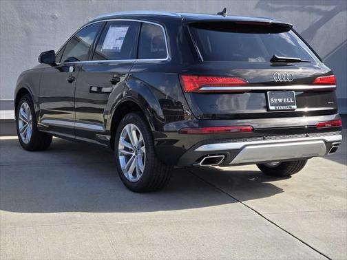 2025 Audi Q7 45 Premium Plus