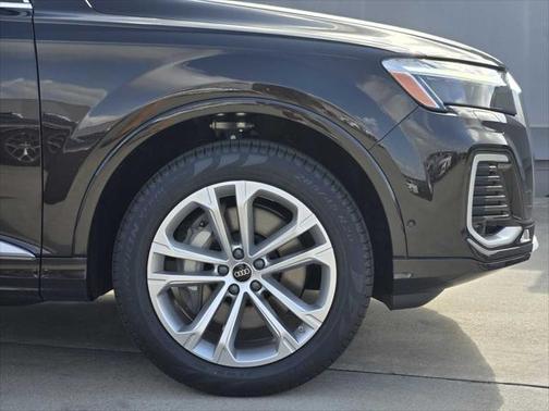 2025 Audi Q7 45 Premium Plus