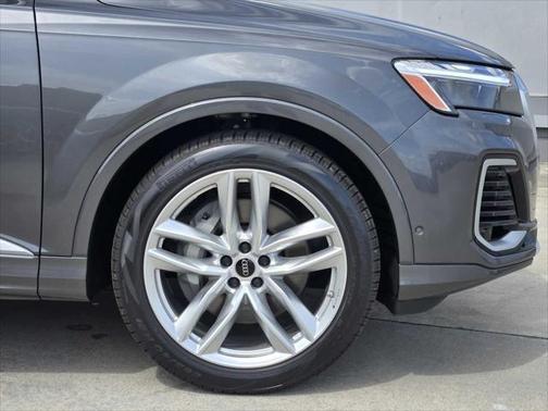 2025 Audi Q7 55 Premium Plus