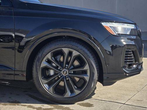 2025 Audi Q7 55 Prestige