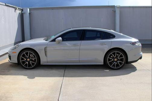 2023 Porsche Panamera Platinum Edition