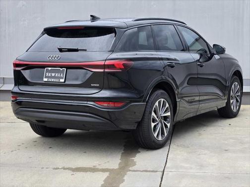 2025 Audi Q6 e-tron Premium quattro